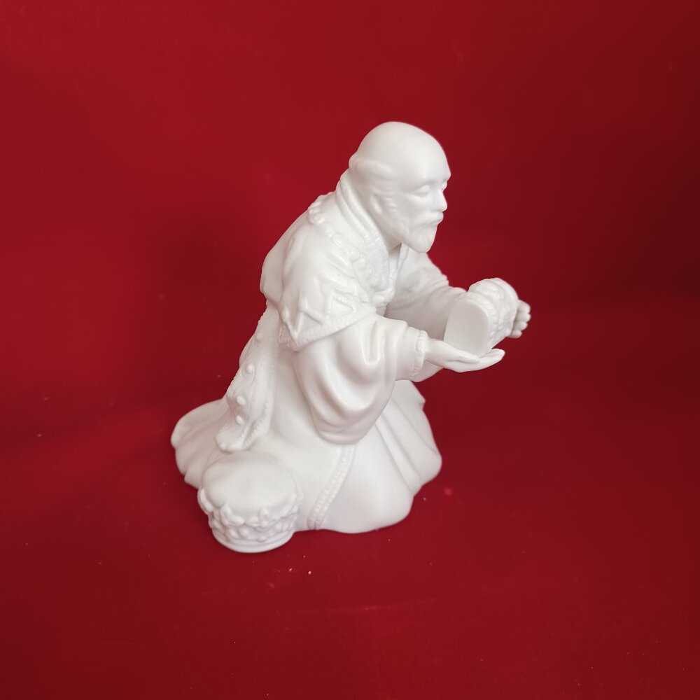 Avon Nativity Collectibles The Magi Melchior Porcelain Bisque Figurine w/ Box